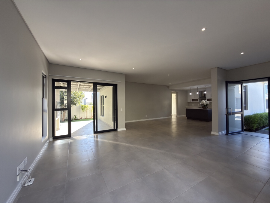 3 Bedroom Property for Sale in Groot Phesantekraal Estate Western Cape